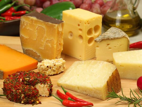 Parmesan pendiri əslində nədən hazırlanır? - şoka düşəcəksiniz