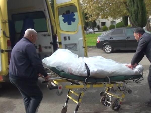 Həkim əməliyyat zamanı 60 yaşlı kişinin bağırsağını kəsib? - <span class="color_red">VİDEO</span>