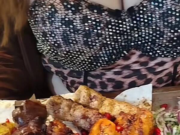 &quot;Hərə bir sinəsi açıq qızı çıxarıb guya reklam edir&quot; - Sosial şəbəkələrdə qeyri-etik tendensiya yayılıb