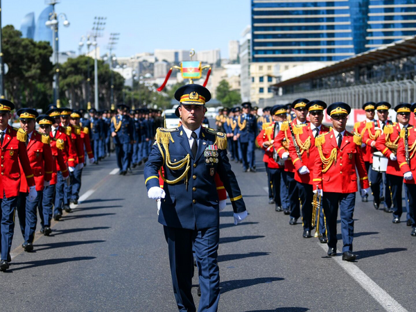 Sabah Bakıda hərbi yürüşlər keçiriləcək - Bu istiqamətlərdə