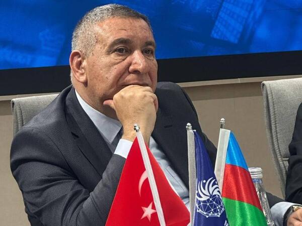 &quot;Yazılı mətbuat ağır günlərini yaşayır&quot;