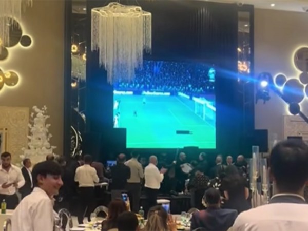 Toyda futbola baxdılar - <span class="color_red">VİDEO</span>