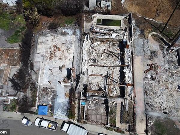 Yanmış villasını 5 milyona satışa çıxardı - <span class="color_red">FOTO</span>