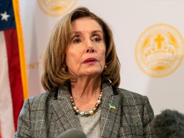 Nensi Pelosi istefa verdi