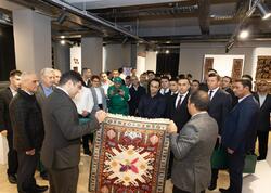 “Qarabağ İlmələrdə” sosial layihəsi çərçivəsində toxunan  “Çələbi”  xalçası Şuşa Xalça muzeyinə təhvil verildi - FOTO