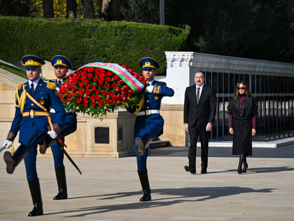 Şəhidlərin xatirəsinə ehtiram - FOTO