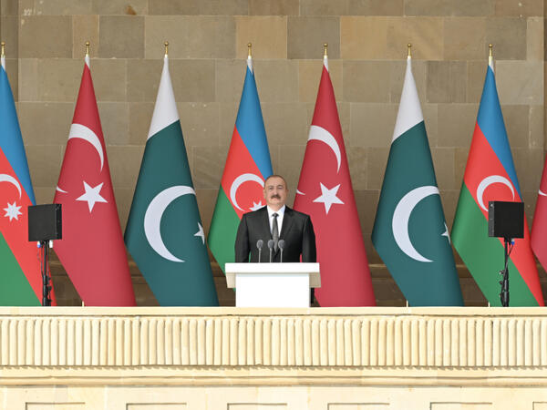 &quot;Bu gün hərbi paradda Türkiyə hərbçilərinin iştirakı bizim birliyimizin növbəti təzahürüdür&quot;