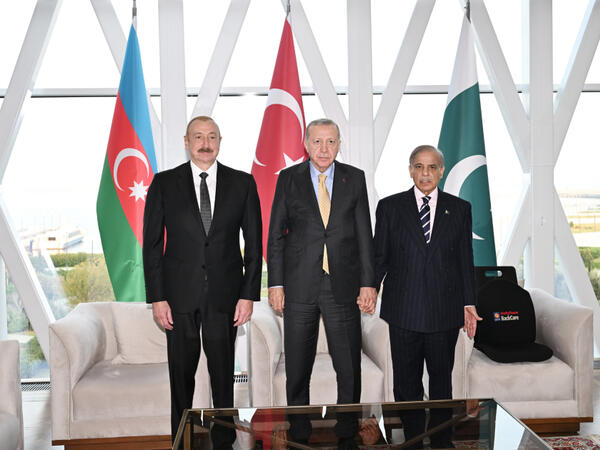 İlham Əliyevin, Ərdoğanın və Şahbaz Şərifin üçtərəfli görüşü olub - <span class="color_red">FOTO</span>