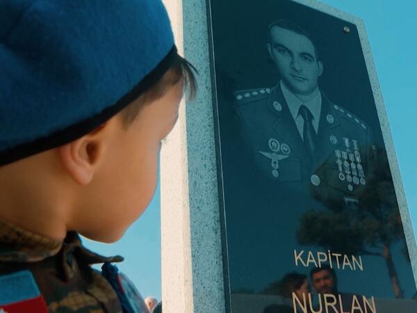 Ataları ilə adaş olan şəhid övladları - &quot;Ata mən səni çox istəyirəm...&quot; - <span class="color_red">VİDEO</span>