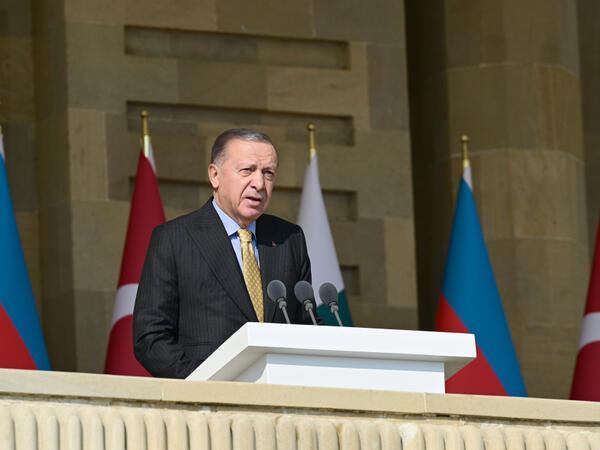 Ərdoğan: Axan hər damla qan ortaq tariximizə qızıl hərflərlə yazılmışdır