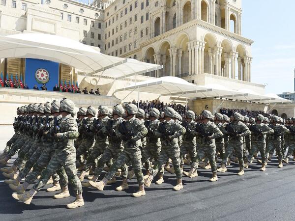 Tarixi paradın başlamasına SAATLAR QALDI - CANLI