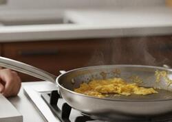 Tava niyə yapışır?  - Şeflərin illərdir istifadə etdiyi sadə üsul açıqlandı