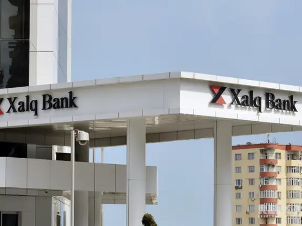 Xalq Bankdan kobud səhv: Azərbaycan bayrağını səhv təsvir etdi - FOTO