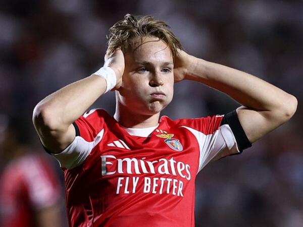 &quot;Benfika&quot;nın futbolçusu əxlaqsız videolar yayırmış