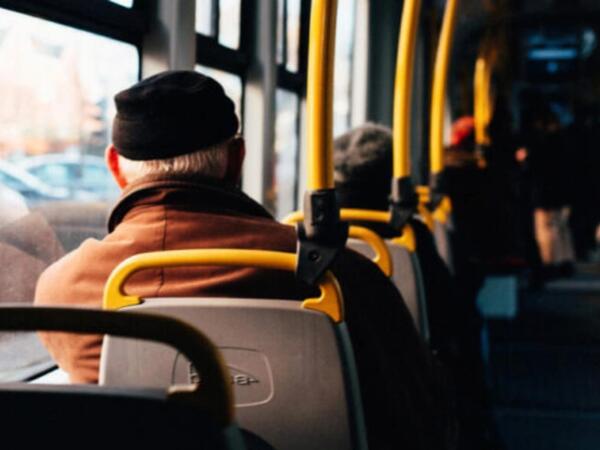 65 yaşlı kişi avtobusda öldü