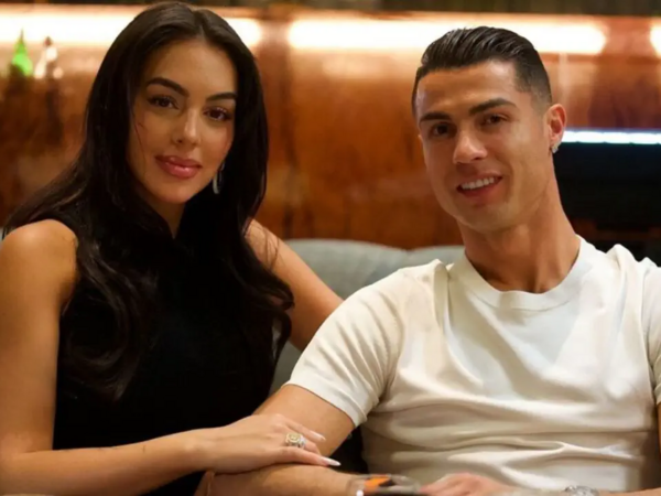 Corcina Ronaldonun yatmazdan əvvəl nə etdiyini göstərdi - <span class="color_red">FOTO</span>