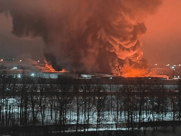Rusiyanın neft-kimya zavodu vuruldu – VİDEO