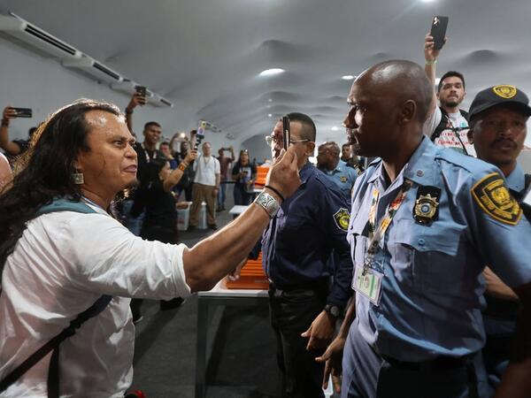 Aktivistlər COP30-a basqın etdi, xəsarət alanlar var - <span class="color_red">FOTO</span>