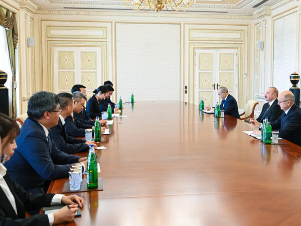 İlham Əliyev Lü Cünün başçılıq etdiyi nümayəndə heyətini qəbul edib - FOTO