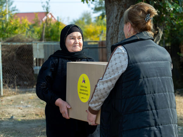 Yelo Bank Xocavənddə yaşayan şəhid ailələrinə Zəfər sovqatı təqdim edib - FOTO