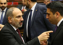 Ermənistan parlamentində qalmaqal - Paşinyan iclası tərk etdi - <span class="color_red">VİDEO</span>