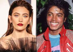 Maykl Ceksonun qızının burnundan dəlik açıldı: <span class="color_red">"İçindən makaron keçir"</span>