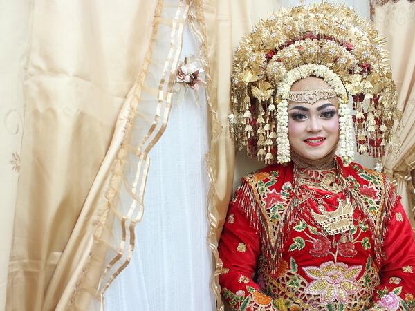 Bu ölkədə kişilər cehiz aparır, qadınlar toy edir - FOTOlar