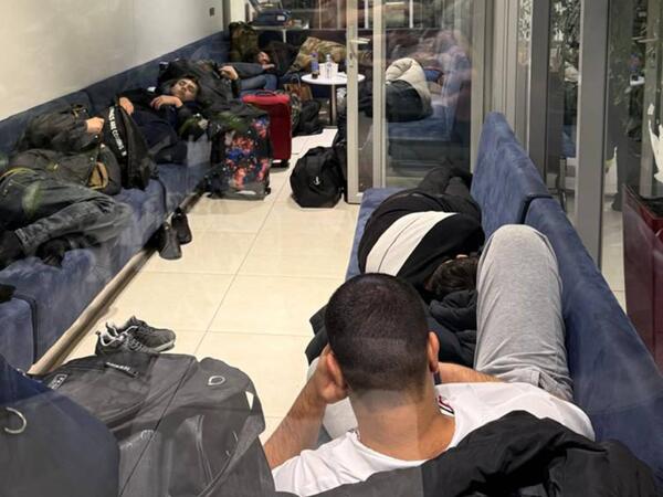 Azərbaycanlı tələbələr Moldova aeroportunda qalıb - XİN-dən açıqlama