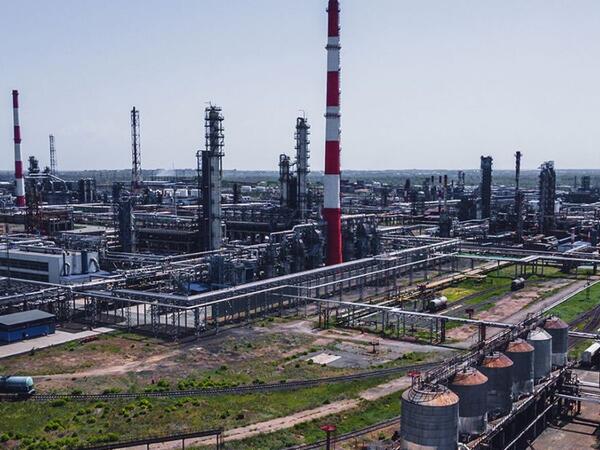 Rusiyanın ən böyük neft emalı zavodu BAĞLANDI