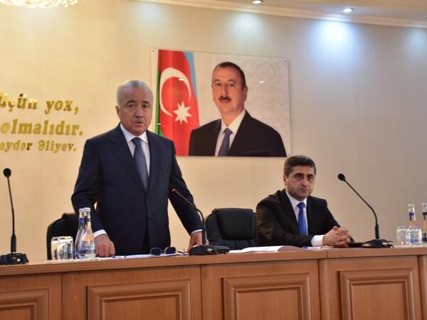 Qaxın yeni icra başçısı kollektivə təqdim olunub - FOTO
