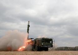 Kiyevə atılan raket qəlpələri Azərbaycan səfirliyinin binasına düşdü