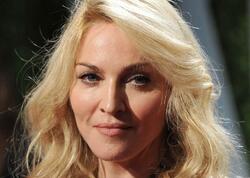 67 yaşlı dünya ulduzunun açıq-saçıq FOTOları müzakirə yaratdı