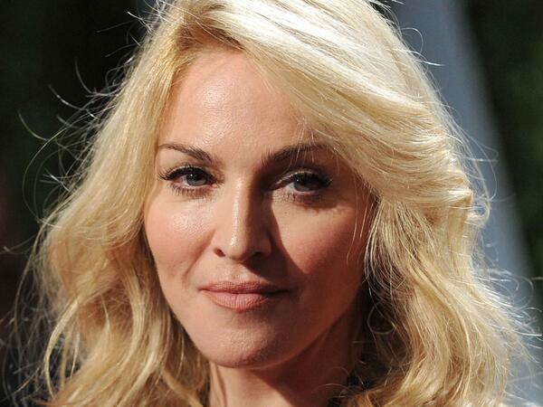 67 yaşlı dünya ulduzunun açıq-saçıq FOTOları müzakirə yaratdı