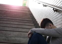 &quot;Burada oturmayın, camaat narahat olur&quot; deyib bıçaqladı