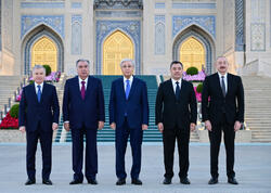 Prezident İlham Əliyev Daşkənddə İslam Sivilizasiyası Mərkəzi ilə tanış olub - FOTO