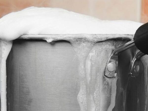 Daşan yeməklərə son - Aşpazların istifadə etdiyi 8 təsirli üsul