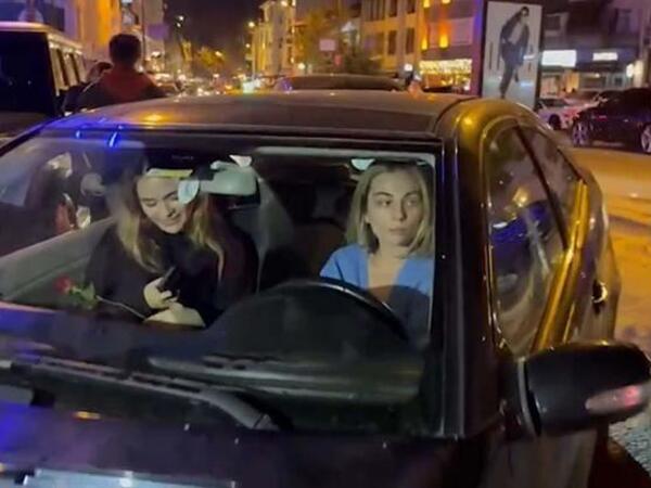 Aktrisa gül satan uşağı maşınla vurub hadisə yerindən belə qaçdı - <span class="color_red">ANBAAN VİDEO</span>