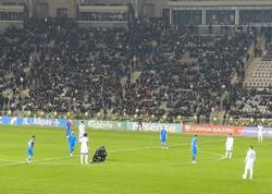 Fransa-Azərbaycan oyunu zamanı meydançaya daxil oldu -  Oyun dayandı - <span class="color_red">VİDEO</span>