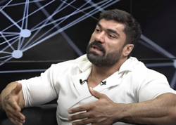 Tanınmış xanəndə efirdə göz yaşlarını saxlaya bilmədi - <span class="color_red">VİDEO</span>