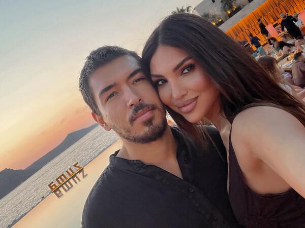 Pərvinin övladı ilə <span class="color_red">FOTOsu</span>