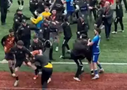 Futbol meydançası boks rinqinə çevrildi - 24 qırmızı vərəqə - <span class="color_red">FOTO</span>