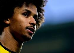 Ulduz futbolçu &quot;beşbarmaq&quot; və elektroşokerə görə <span class="color_red">cəzalandırıldı</span>