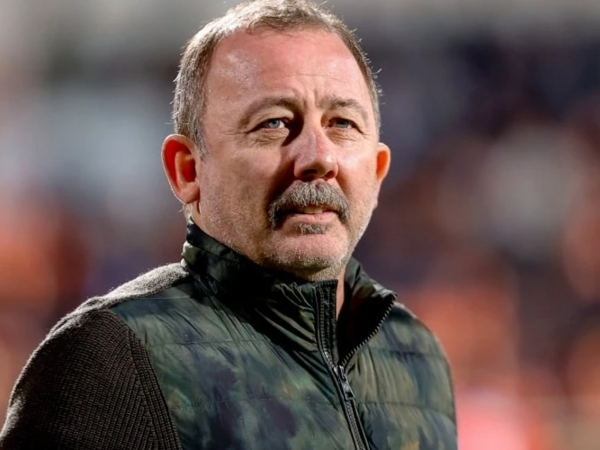 Sergen Yalçın xəstəxanaya yerləşdirildi