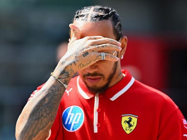 Pilotlar saxta izləyicilər sayəsində ciblərini doldururlarmış...