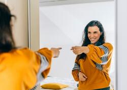 Psixoloqlar deyir: “Danışın!” – Öz-özünə danışmaq dəli olmaq deyil