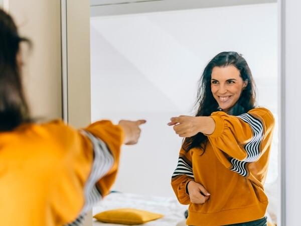 Psixoloqlar deyir: “Danışın!” – Öz-özünə danışmaq dəli olmaq deyil