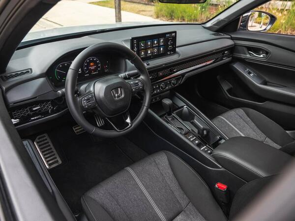 Yaponiya nəhənginin 256 min maşını problemli çıxdı - Qəza riski var