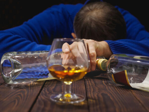 Metanol zəhərlənməsi ilə bağlı xəbərdarlıq