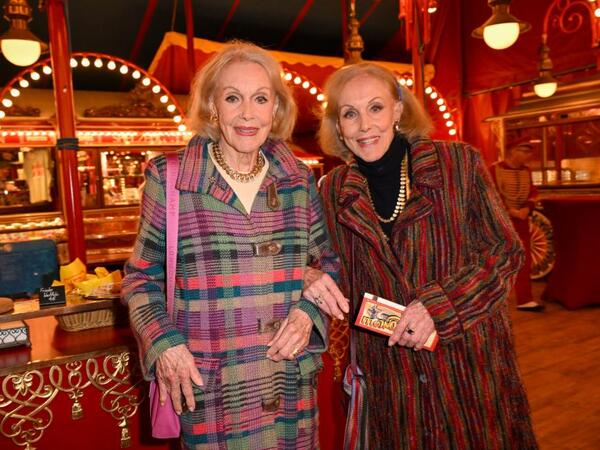 &quot;Eurovision&quot; iştirakçıları əkiz bacılar evdə ölü tapıldı - FOTO