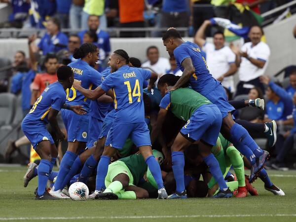 DÇ-yə vəsiqə qazanıb tarix yazdılar - 156 min əhalisi var - <span class="color_red">FOTO</span>